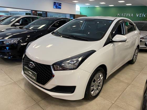 HYUNDAI HB20S 1.6 COMFORT PLUS 16V FLEX 4P AUTOMÁTICO